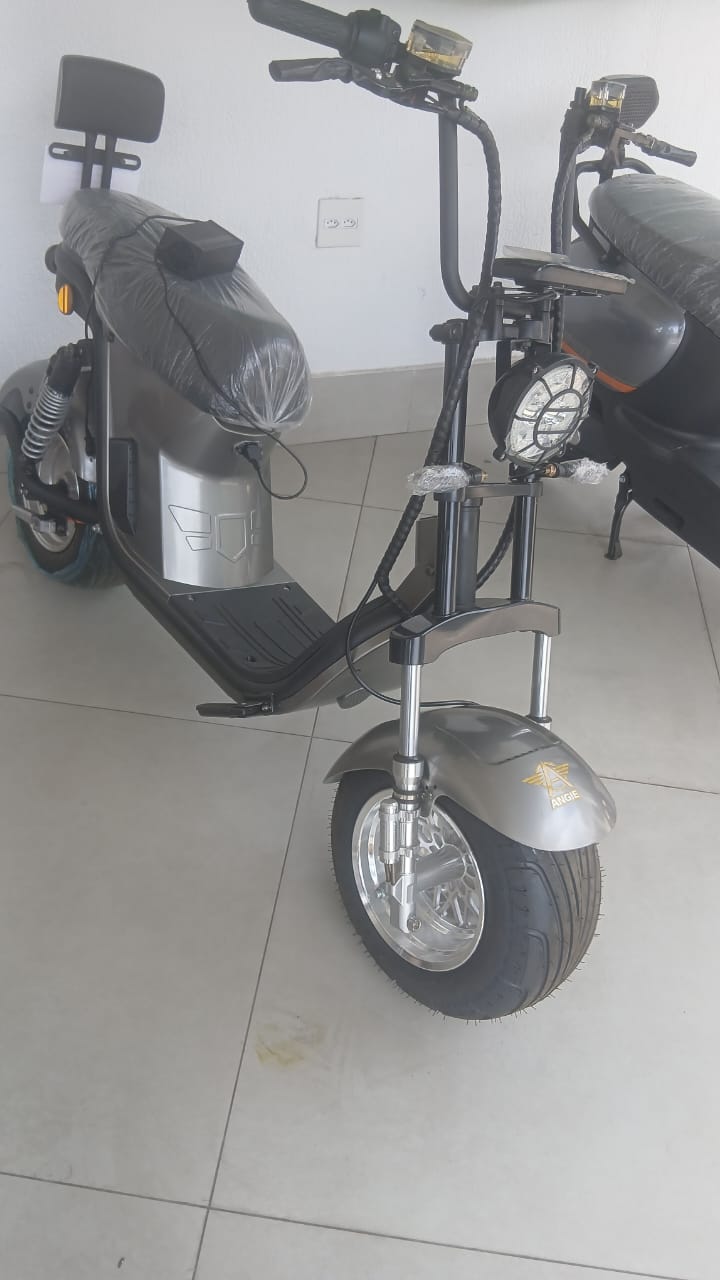 Scooter elétrica 08